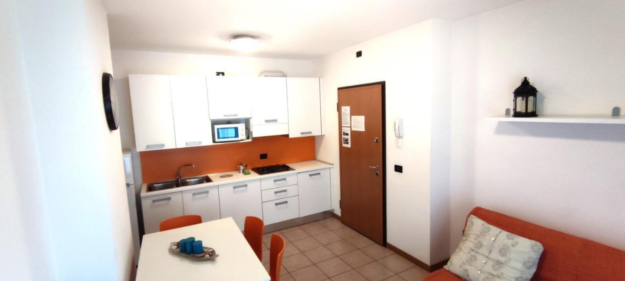 Residence Roberta Con Piscina - Agenzia Cocal Caorle Bagian luar foto