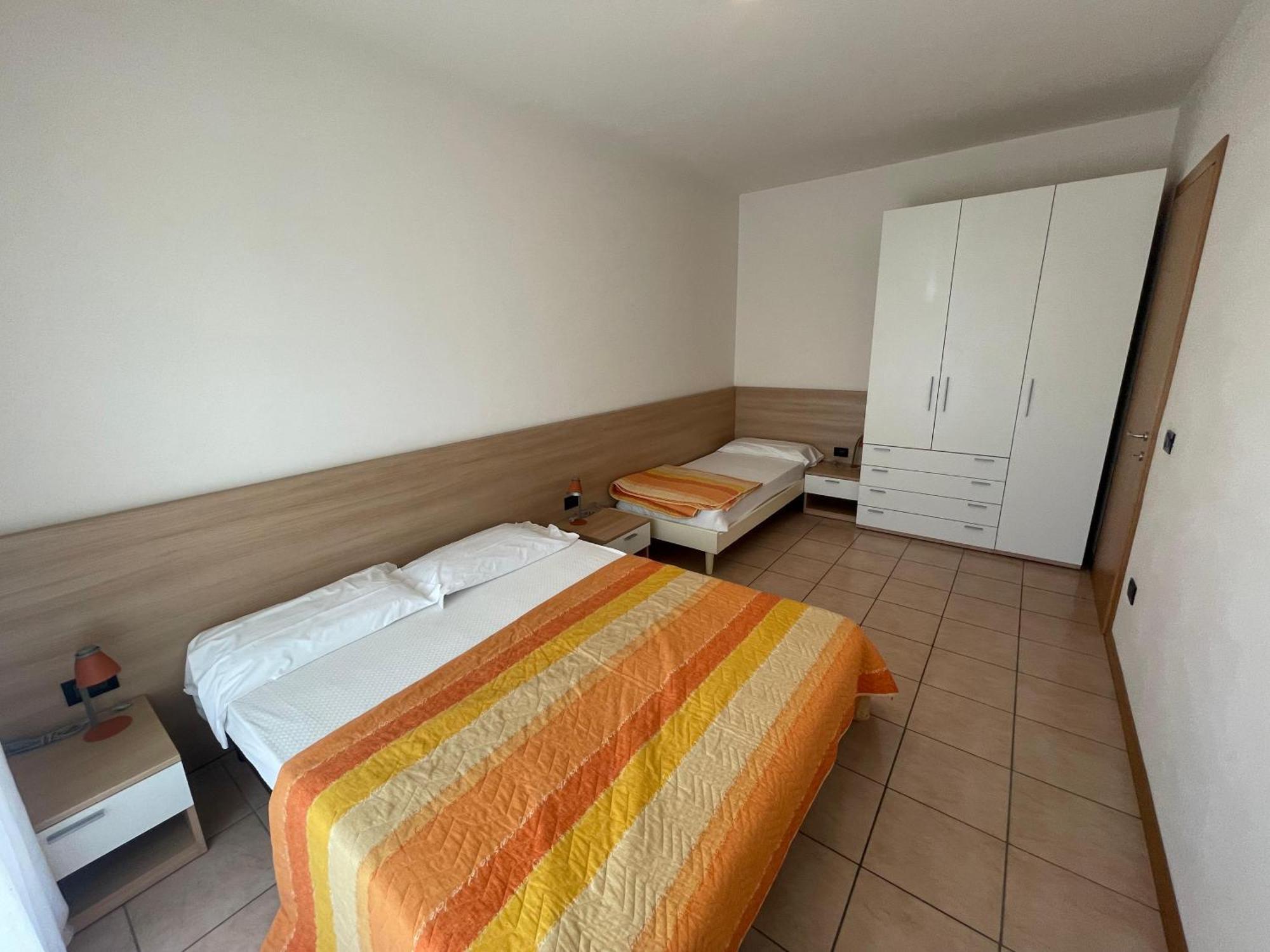 Residence Roberta Con Piscina - Agenzia Cocal Caorle Bagian luar foto